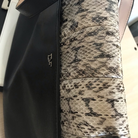 SEND me an offer
Diane Von Furstenberg 🌹 - Picture 5 of 12